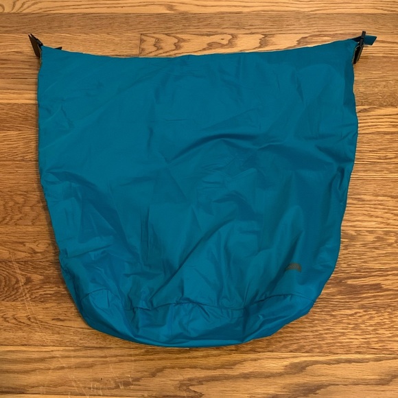 NWOT Away Teal Packable Bucket Bag/Backpack lightweight travel - Picture 3 of 9